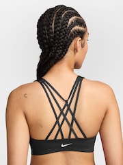 أسود - حمَّالة صدر رياضية مبطّنة بدعم خفيف بحمَّالات Indy من Nike - Image 2 of 3
