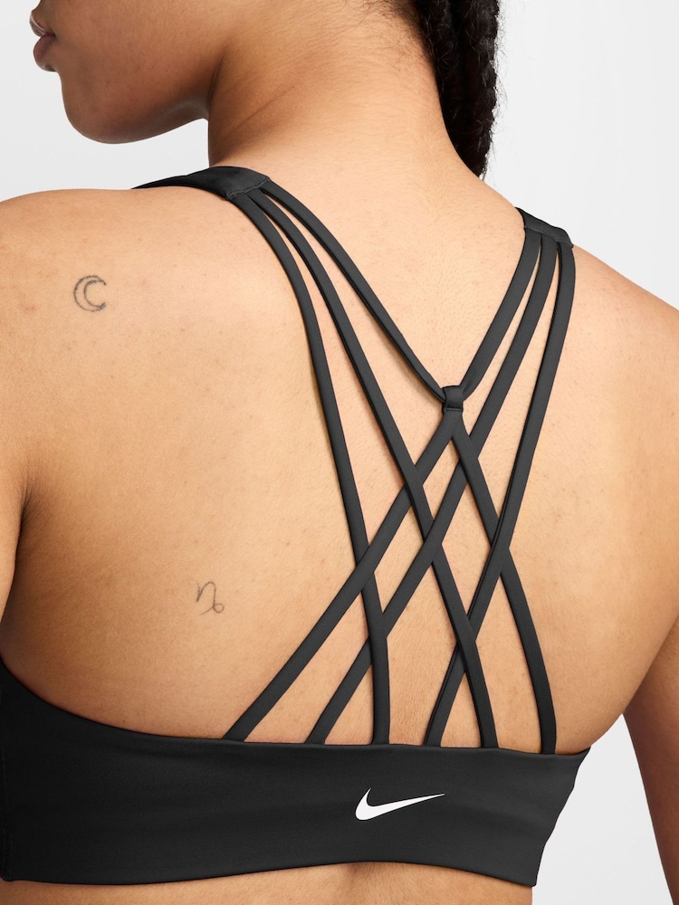 أسود - حمَّالة صدر رياضية مبطّنة بدعم خفيف بحمَّالات Indy من Nike - Image 3 of 3 أسود - حمَّالة صدر رياضية مبطّنة بدعم خفيف بحمَّالات Indy من Nike - Image 3 of 3