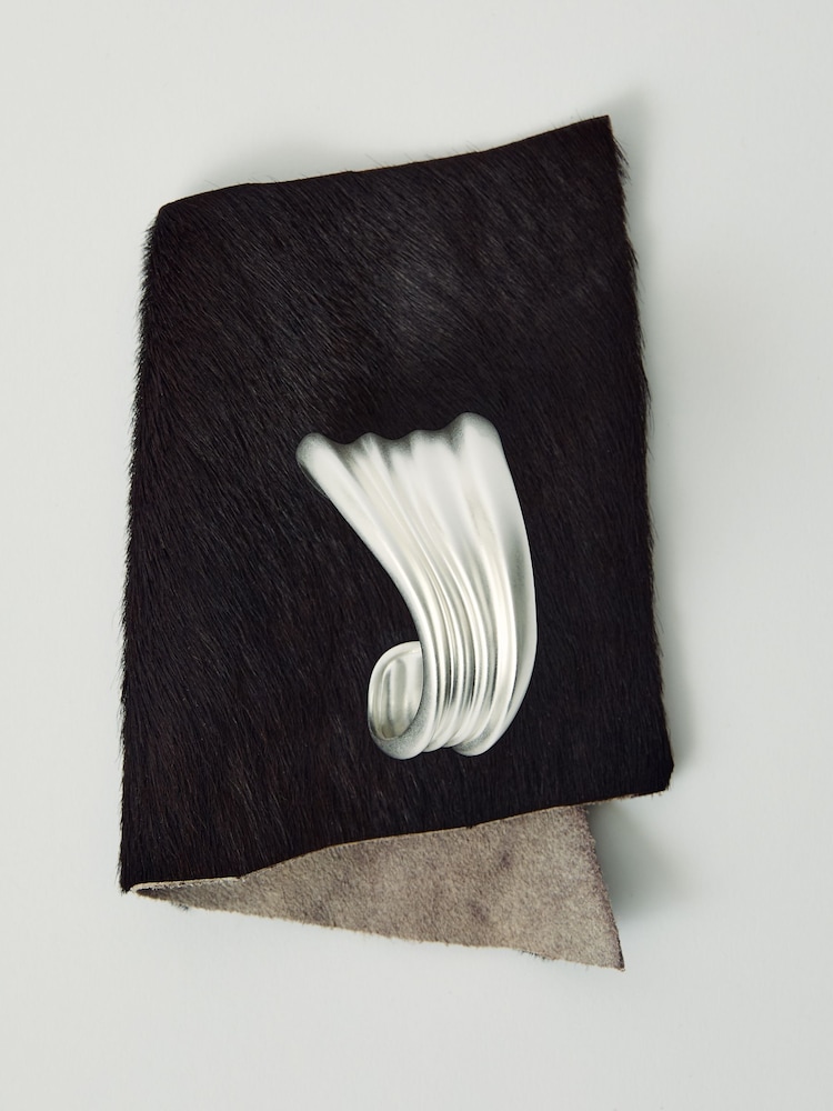 Reiss Silver Florence Fluid Sculpted Cuff - Image 2 of 5