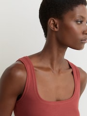 锈红色 - Reiss Riva Stretch-Cotton Ribbed Square-Neck Vest - 7的图像3｝