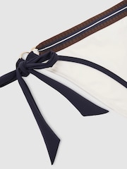 Плавки бикини с контрастными полосками и завязками по бокам Reiss Riva - Изображение 6 6