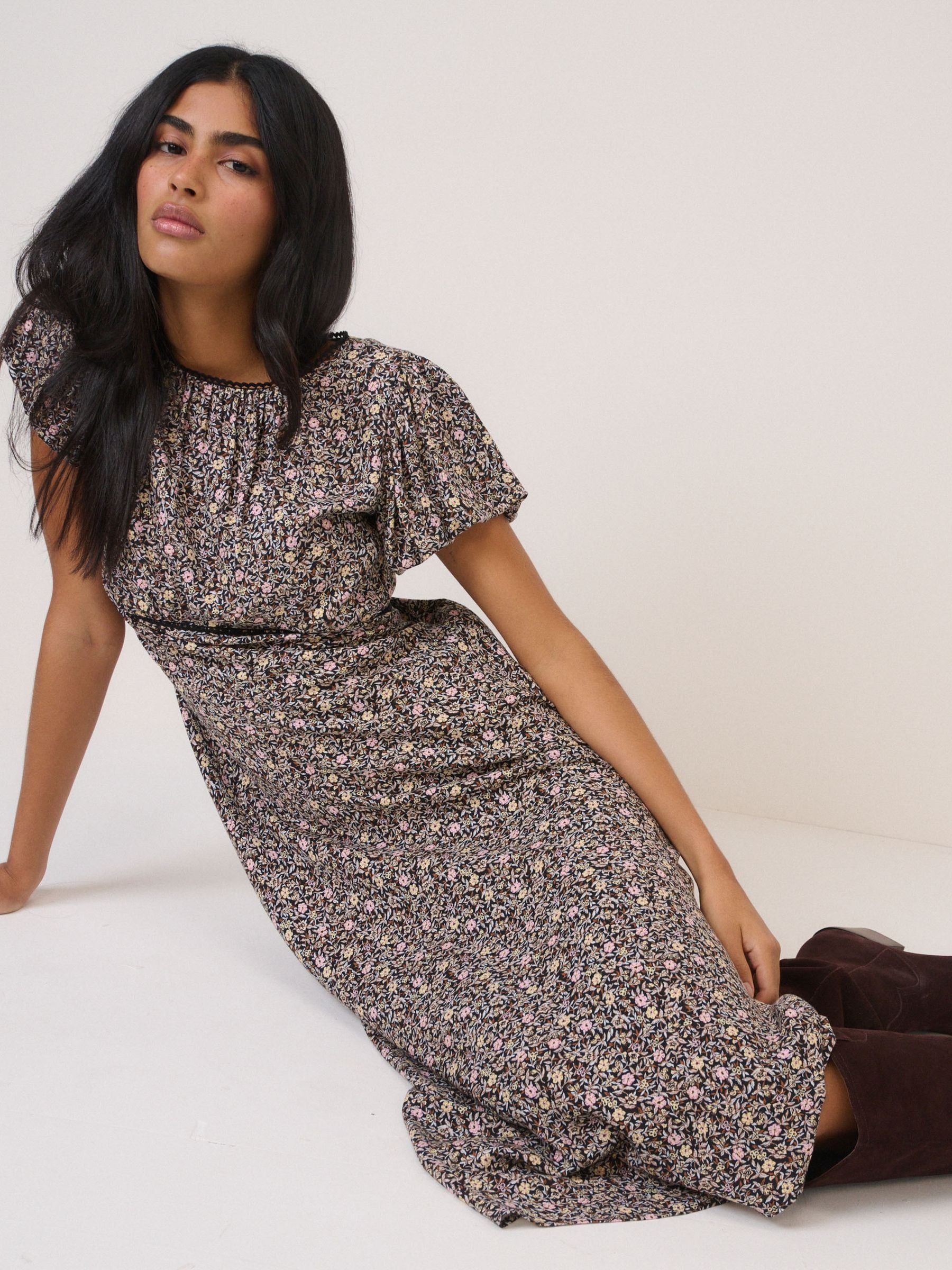 Buy Nobodys Child Black Floral Sicily Short Puff Sleeve Midi Dress