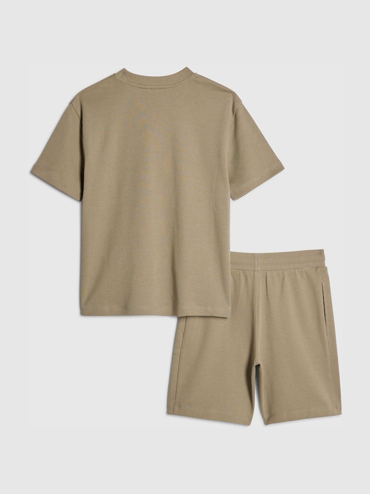 River Island Green T-Shirt & Shorts Set - Image 2 of 5 River Island Green T-Shirt & Shorts Set - Image 2 of 5