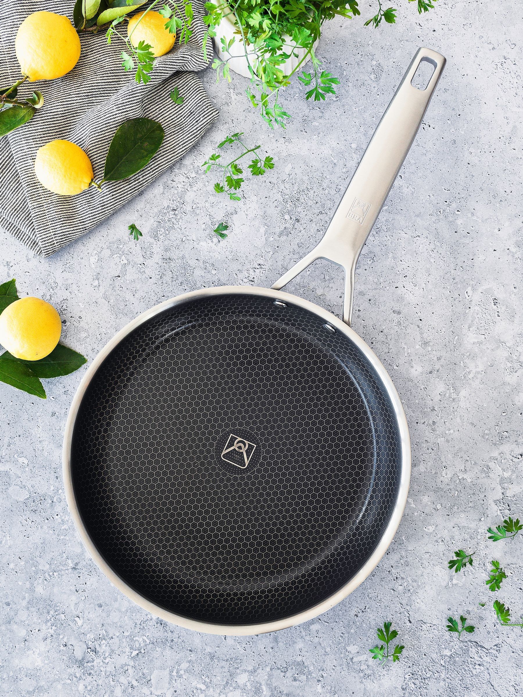 Bra Unisex Black Hybrid Cell Frying Pan 24Cm - Image 1