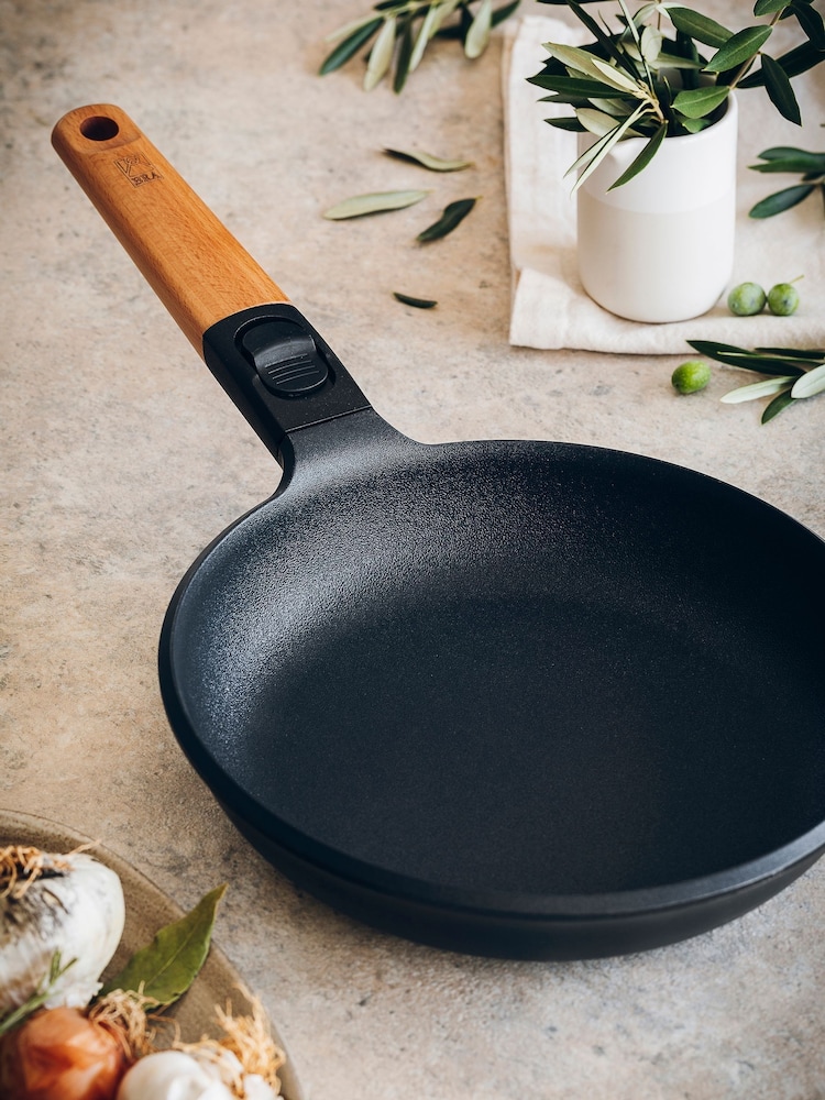 BRA Black Market Frying Pan 20cm - Image 4 of 4 BRA Black Market Frying Pan 20cm - Image 4 of 4