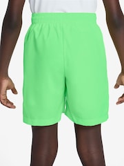 Illusion zelena - Večbarvne kratke hlače za vadbo Nike Dri-FIT - Slika 2 iz 4
