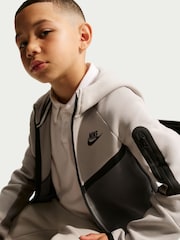 رمادي باهت - سترة بقلنسوة فليس بسحاب Tech من Lyle & Scott - صورة 4 من 5