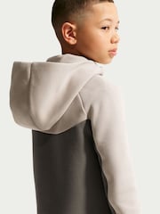 رمادي باهت - سترة بقلنسوة فليس بسحاب Tech من Lyle & Scott - صورة 5 من 5