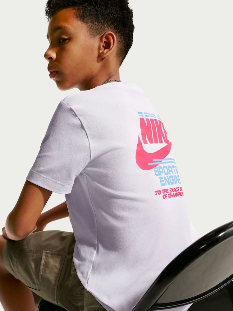 Nike White Graphic T-Shirt - Image 5 of 5 Nike White Graphic T-Shirt - Image 5 of 5