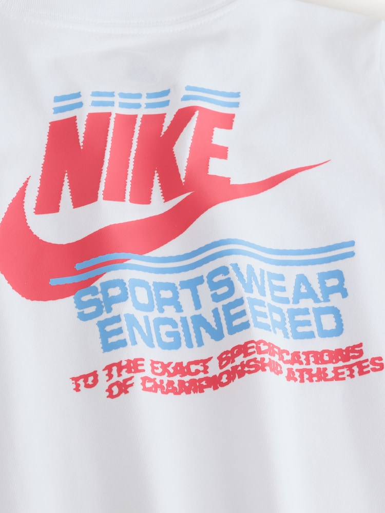 Nike White Graphic T-Shirt - Image 7 of 7 Nike White Graphic T-Shirt - Image 7 of 7