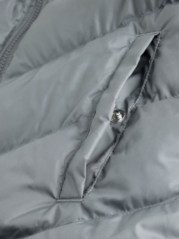 Nike Dark Grey Synthetic Filled Padded Gilet - Image 8 of 8 Nike Dark Grey Synthetic Filled Padded Gilet - Image 8 of 8