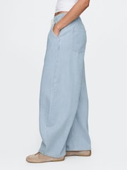 Gap Mid Rise UltraSoft Denim Stripe Easy Horseshoe Jeans - Bilde 3 av 6