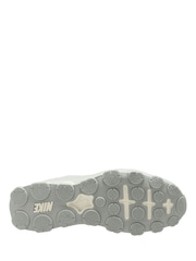 Nike Black Reax 8 TR Gym Trainers - Image 4 of 4