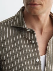 Reiss Vintage Green Dupree Modal-Blend Seersucker Pinstripe Shirt Regular-Fit - Image 4 of 6