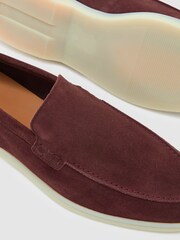 أحمر برقوق - حذاء شمواه سهل اللبس Kason من Reiss - صورة 5 من 5