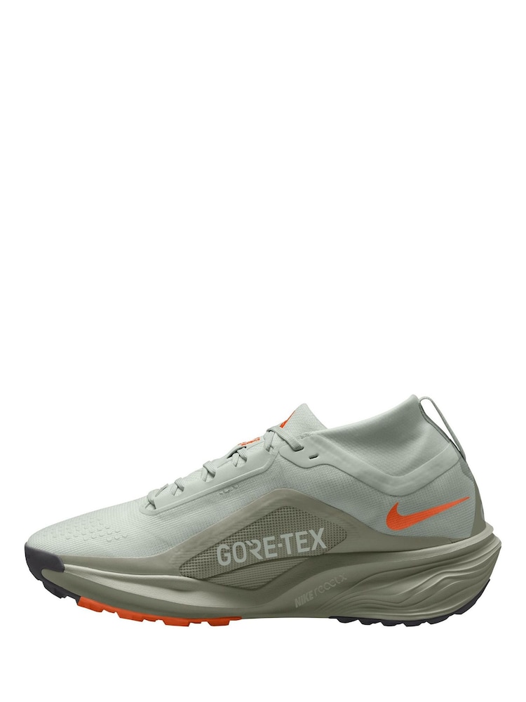 Nike Light Silver ACG Pegasus Trail GORE-TEX Running Trainers - Image 2 of 4 Nike Light Silver ACG Pegasus Trail GORE-TEX Running Trainers - Image 2 of 4
