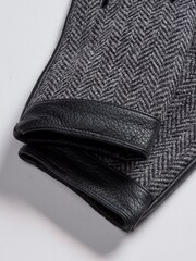 Brook Taverner Grey Harris Tweed® Gloves with Leather Palms - Image 4 of 4