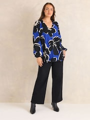 Evans Black Large Floral Pleated Front Top - Image 3 of 5