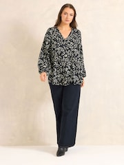 Evans Black Balloon Sleeve Pleated Swing Top - Image 3 of 5