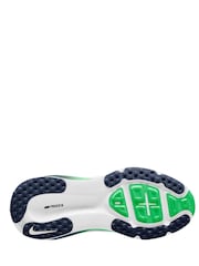 Nike White/Green Spark Youth Vomero 18 Road Running Trainers - Image 4 of 4