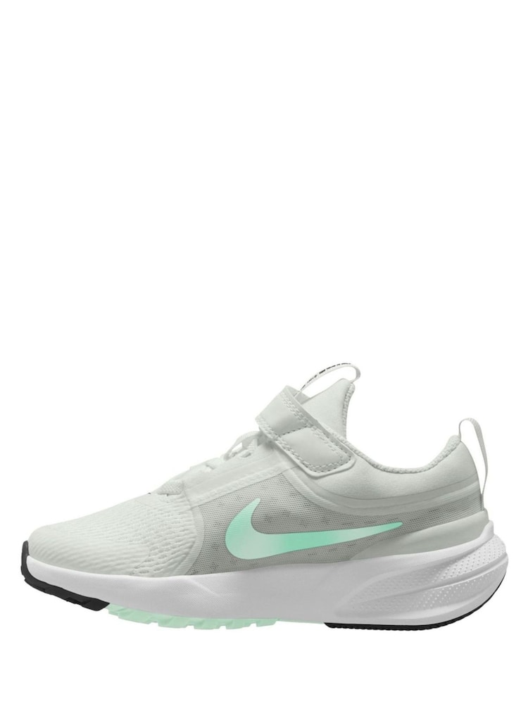 Nike White/Arctic Green Junior Star Runner 5 Trainers - Image 2 of 4 Nike White/Arctic Green Junior Star Runner 5 Trainers - Image 2 of 4