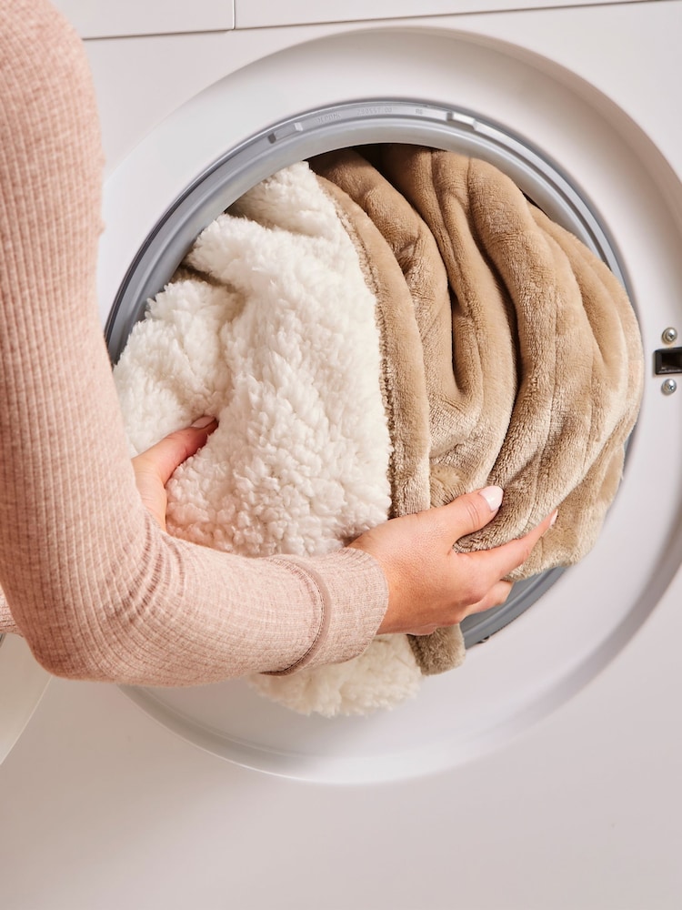 Morphy Richards Mocca Small EverCosy Teddy Fleece Electric Heated Throw - Image 5 of 5