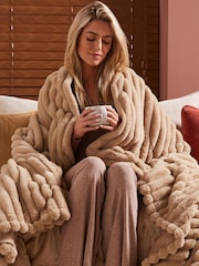 Morphy Richards Mocca Small EverCosy Luxury Striped Fleece Electric Heated Throw - Image 2 of 5