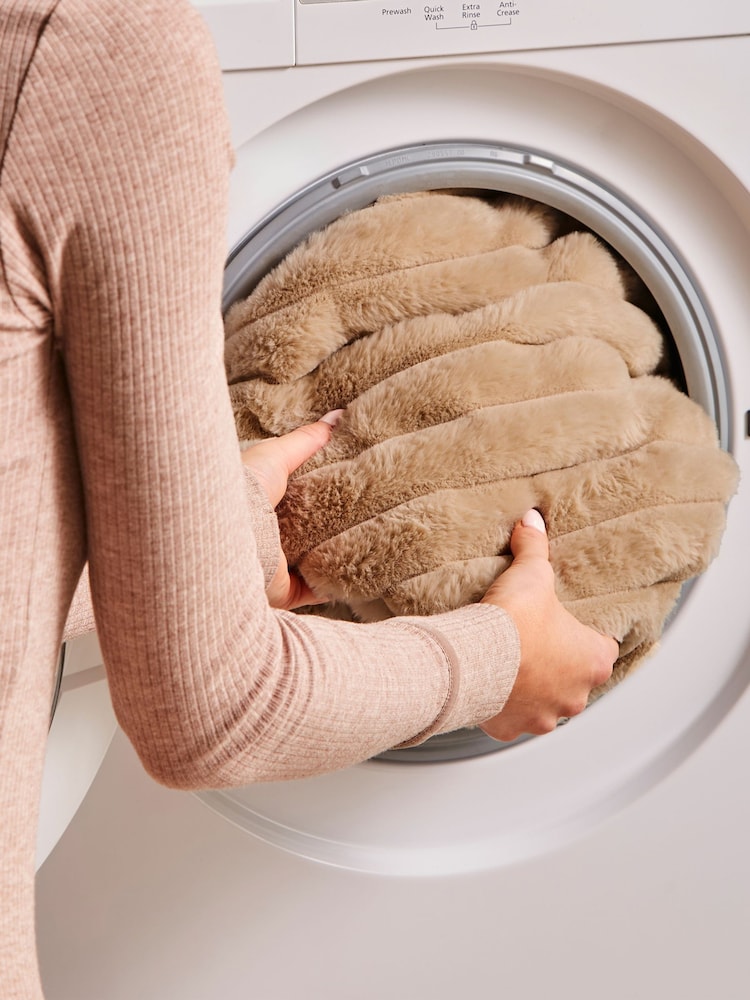 Morphy Richards Mocca Large EverCosy Luxury Striped Fleece Electric Heated Throw - Image 5 of 5