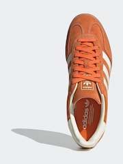 برتقالي/أبيض - حذاء رياضي Gazelle Indoor من adidas Originals - صورة 6 من 9