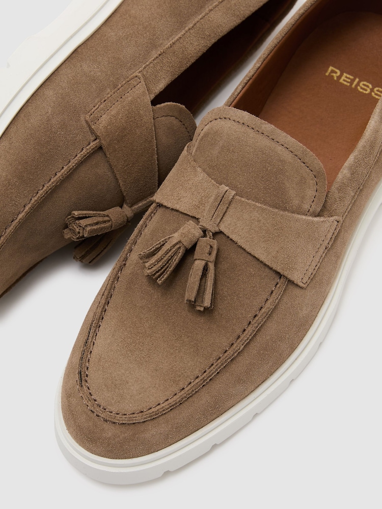 بني مائل إلى الرمادي الداكن - Reiss Jimmy Suede Tassel Loafers - Image 4 of 4