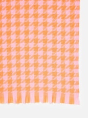 Oliver Bonas Pink Houndstooth Midweight Scarf - Image 3 of 5