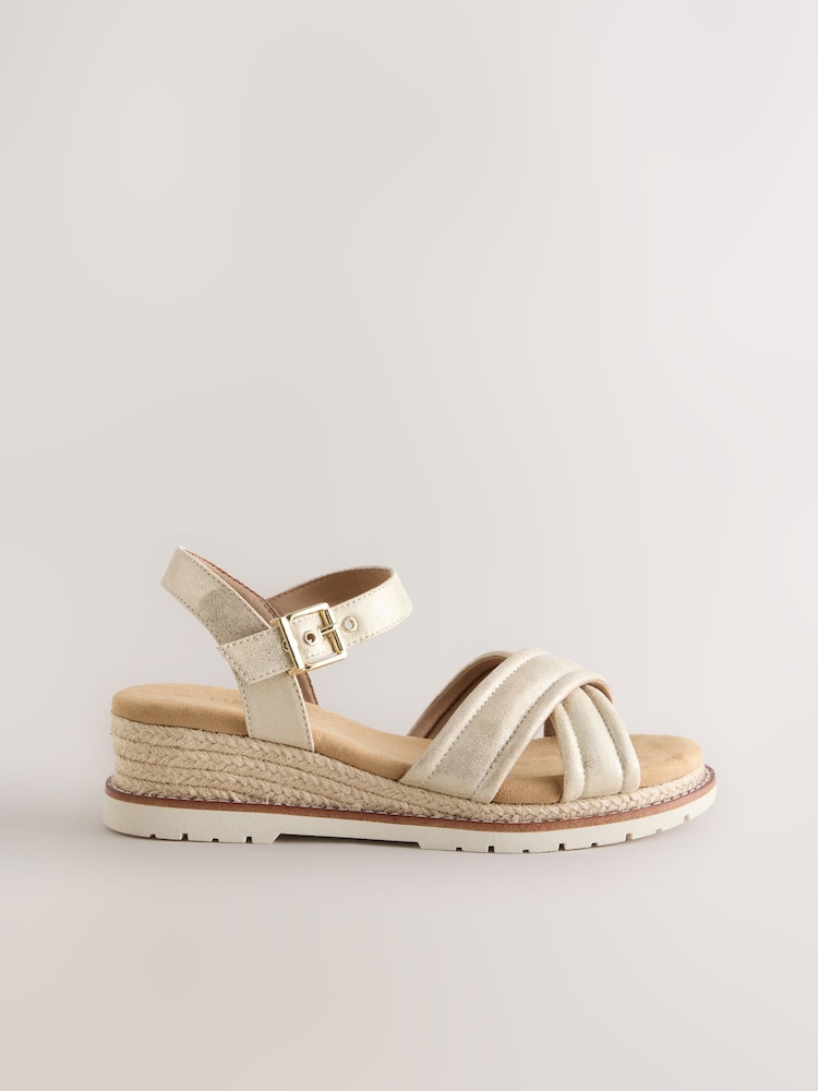 Dorado - Forever Comfort® Crossover Bajo Wedges - Imagen 1 de 4