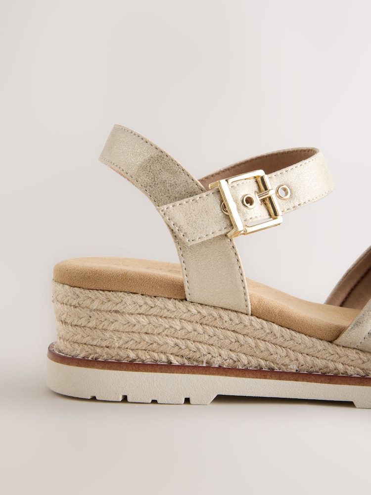 Dorado - Forever Comfort® Crossover Bajo Wedges - Imagen 2 de 4