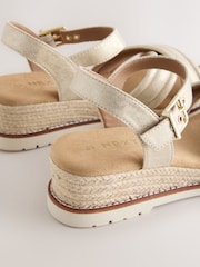 Dorado - Forever Comfort® Crossover Bajo Wedges - Imagen 4 de 4