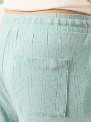 أخضر فاتح - بنطلون برِجل واسعة بنسيج مخرّم من FatFace - صورة 4 من 7