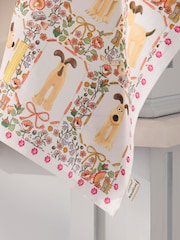 Cath Kidston Set of 2 Orange/White Wallace and Gromit Tea Towels and Apron - Image 3 of 4
