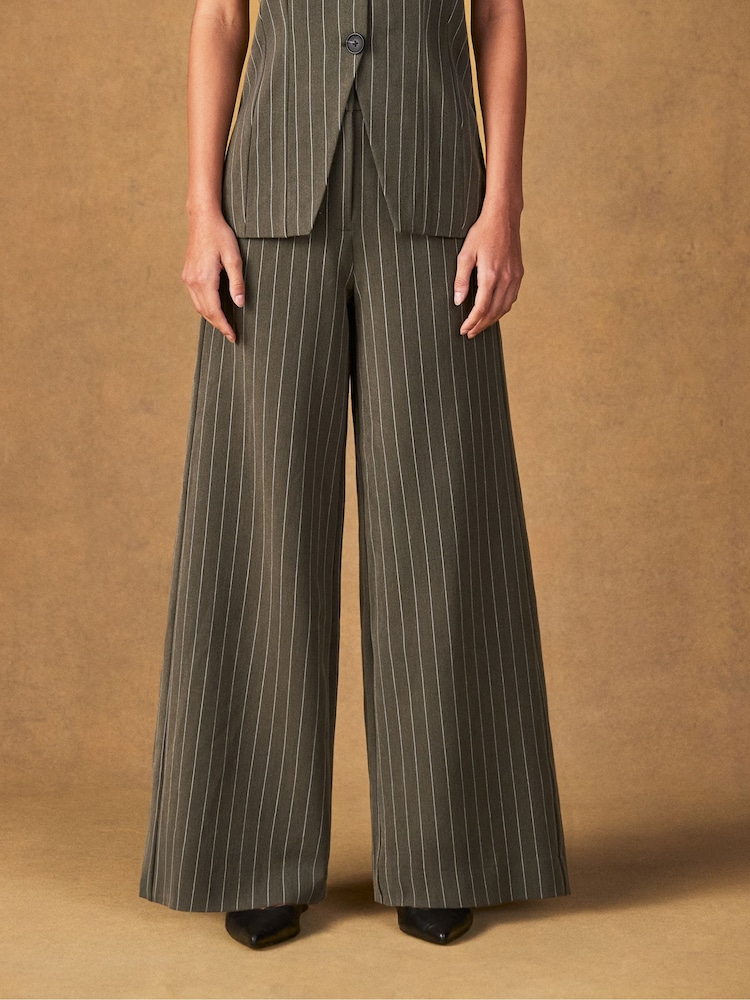Ro&Zo Green Pinstripe Tailored Trousers - Image 6 of 6