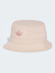 Crema - Gorro de pescador con trébol de adidas Originals - Imagen 1 de 5
