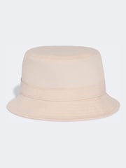 Crema - Gorro de pescador con trébol de adidas Originals - Imagen 3 de 5