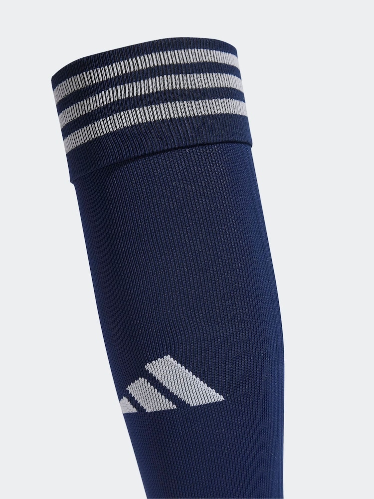כחול - Adidas גרביים לאימונים, דגם 23 Adi, סדרת Performance - תמונה 2 מתוך 3 כחול - Adidas גרביים לאימונים, דגם 23 Adi, סדרת Performance - תמונה 2 מתוך 3