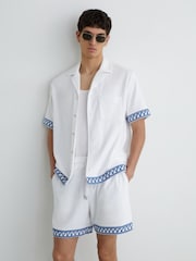 Белый - Reiss Yuma Cotton-Blend Towelling Embroidered Shorts - Изображение 3 7