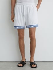 Белый - Reiss Yuma Cotton-Blend Towelling Embroidered Shorts - Изображение 4 7
