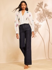 象牙白 - Love & Roses Floral Embroidered Notch Neck Blouse - 圖片 3/5