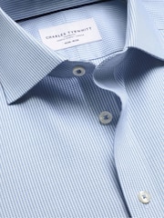 כחול  - Charles Tyrwhitt חולצת אל-קמט ארוגה עם צווארון חתוך - תמונה 7 מתוך 8