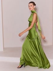 Satin Fringe Scarf Cowl Neck Fit And Flare Maxi Dress - 图片4 / 6