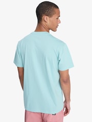 تيشرت بكم قصير بشعار صغير EV من Quiksilver - صورة 2 من 7