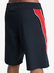 שחור - Quiksilver Surfsilk Clicker 20" Logo Swim Shorts - תמונה 2 מתוך 7