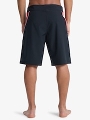 שחור - Quiksilver Surfsilk Clicker 20" Logo Swim Shorts - תמונה 3 מתוך 7