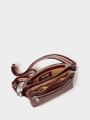 أحمر - حقيبة تعلق حول الجسم جلد The Stella من Osprey London - صورة 5 من 5