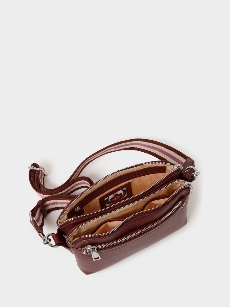 أحمر - حقيبة تعلق حول الجسم جلد The Stella من Osprey London - صورة 5 من 5